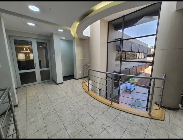 395M² OFFICE TO LET IN WOODMEAD